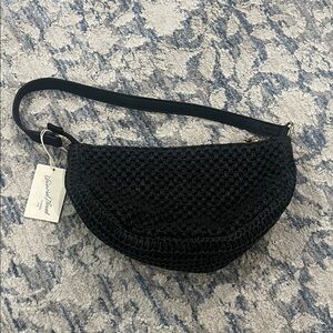 Universal Thread Black Crossbody Bag